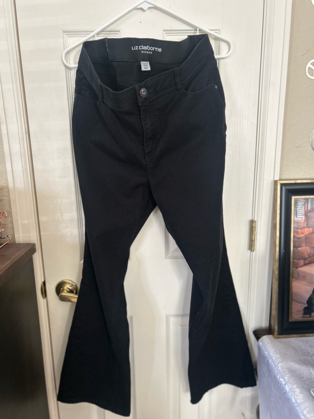 Liz Claiborne Black Women's bootcut -Leg Pants w/elastic on waist.